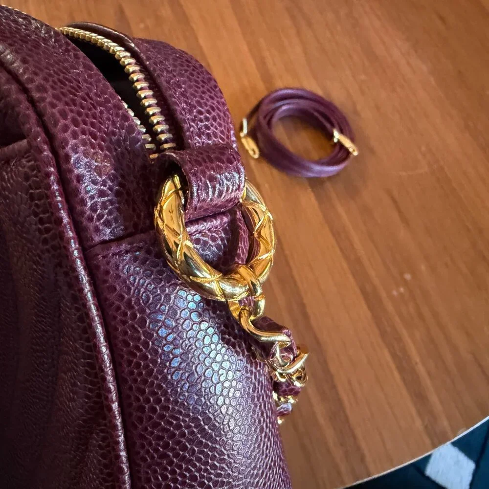 Vintage Chanel Handbag - Picture 3 of 7